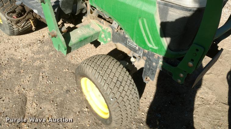 image for item BU9957 John Deere 2305 tractor