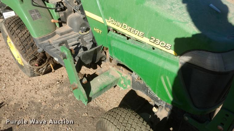image for item BU9957 John Deere 2305 tractor