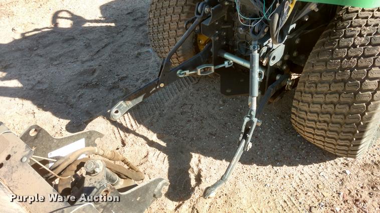 image for item BU9957 John Deere 2305 tractor