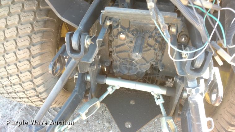 image for item BU9957 John Deere 2305 tractor