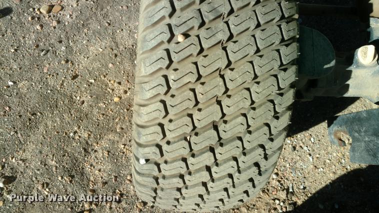 image for item BU9957 John Deere 2305 tractor