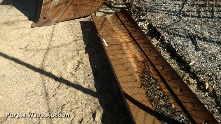 image for item BU9960 16'W moldboard