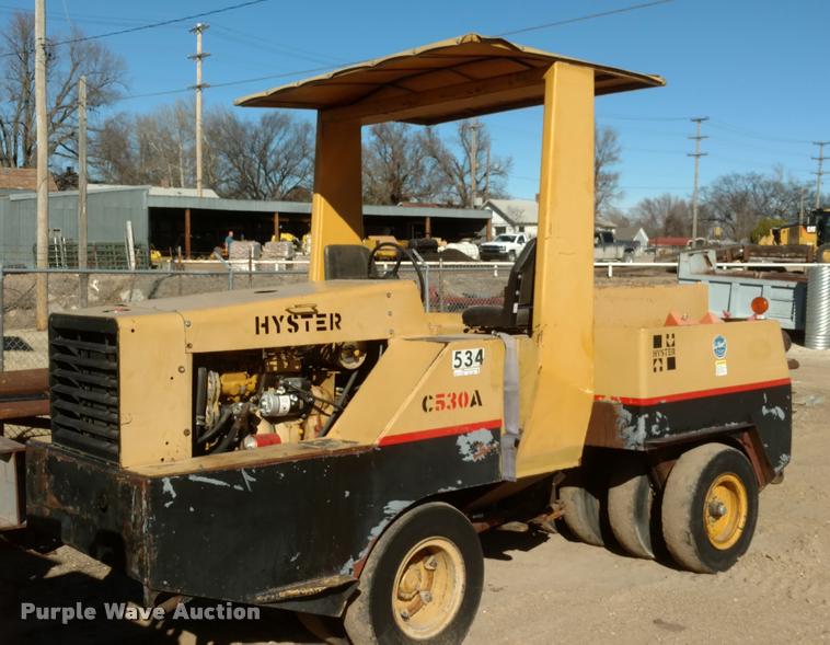 image for item BU9961 Hyster C53A pneumatic roller