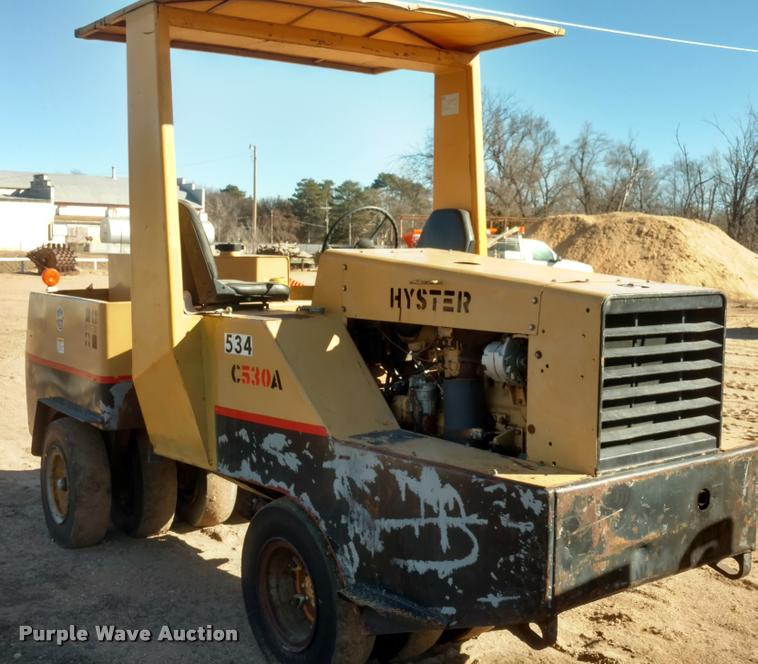 image for item BU9961 Hyster C53A pneumatic roller