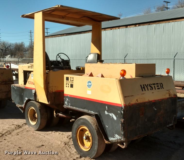 image for item BU9961 Hyster C53A pneumatic roller