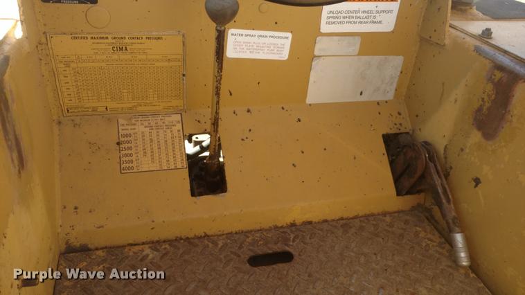 image for item BU9961 Hyster C53A pneumatic roller