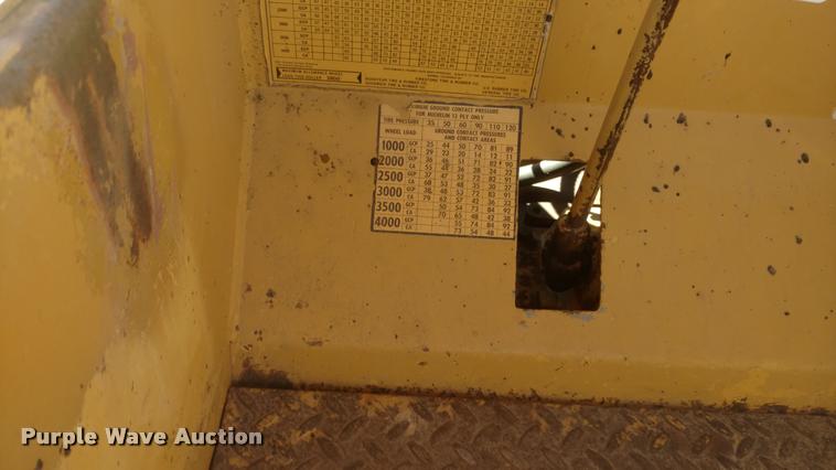 image for item BU9961 Hyster C53A pneumatic roller