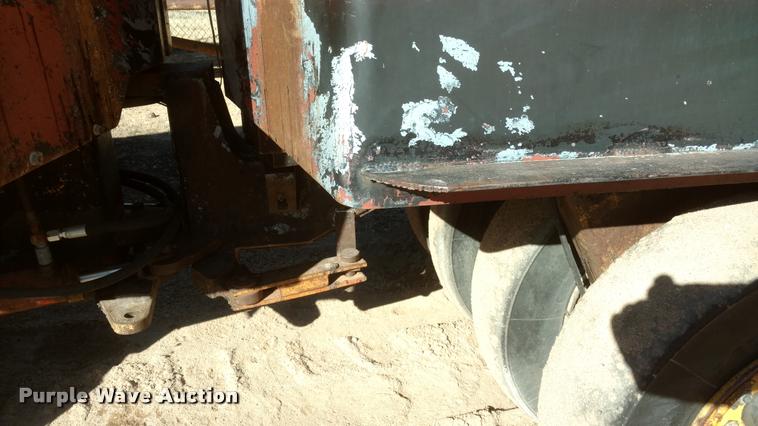 image for item BU9961 Hyster C53A pneumatic roller