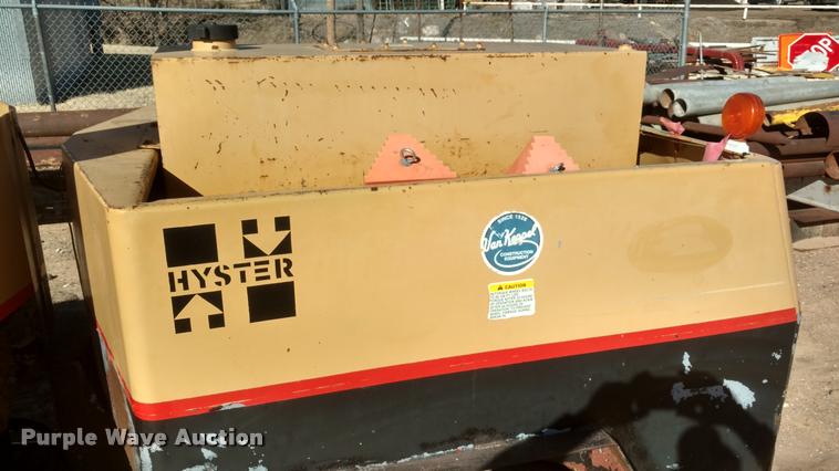 image for item BU9961 Hyster C53A pneumatic roller