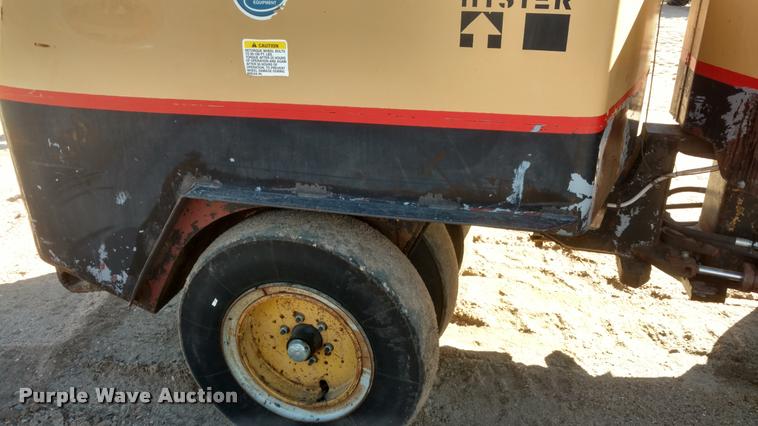 image for item BU9961 Hyster C53A pneumatic roller