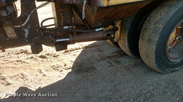 image for item BU9961 Hyster C53A pneumatic roller