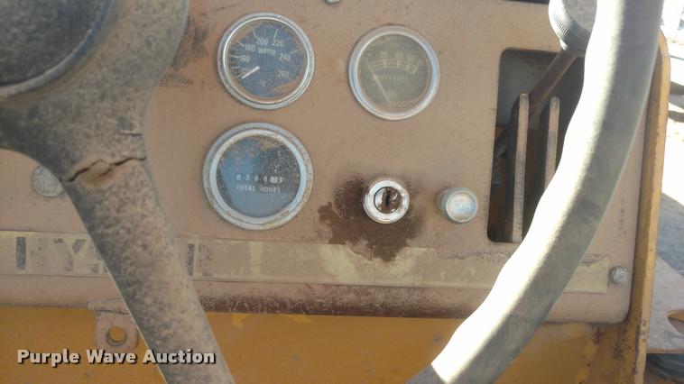 image for item BU9962 Hyster C530A pneumatic roller