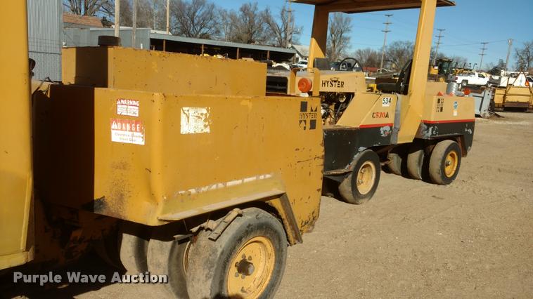 image for item BU9962 Hyster C530A pneumatic roller