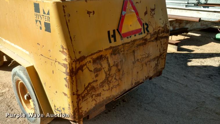 image for item BU9962 Hyster C530A pneumatic roller