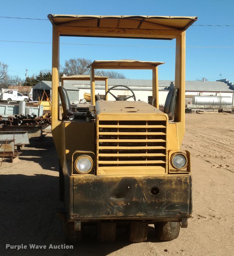 image for item BU9963 Hyster C530A pneumatic roller