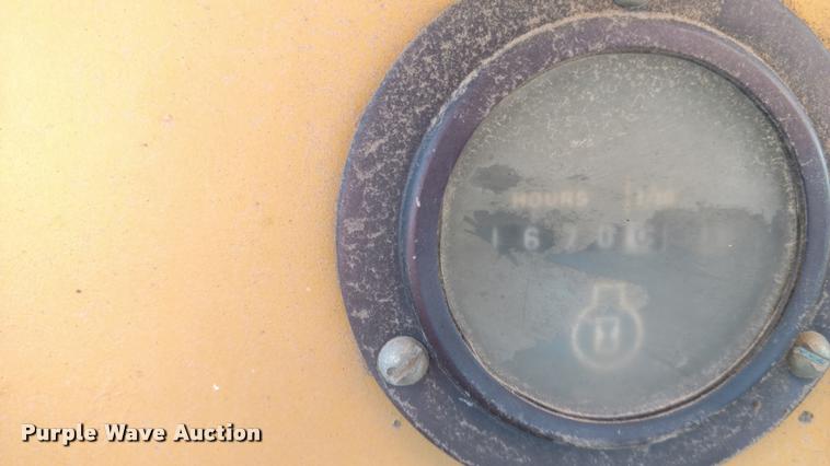 image for item BU9963 Hyster C530A pneumatic roller