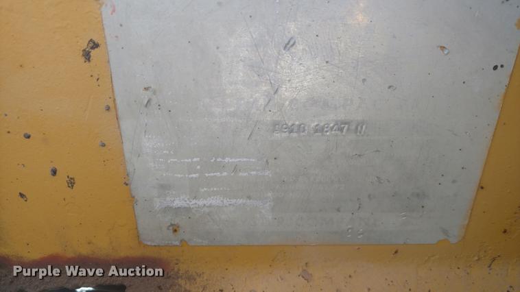 image for item BU9963 Hyster C530A pneumatic roller