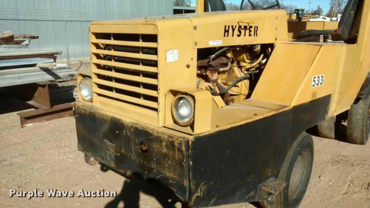 image for item BU9963 Hyster C530A pneumatic roller