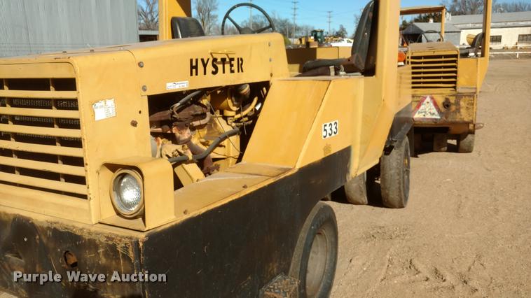 image for item BU9963 Hyster C530A pneumatic roller