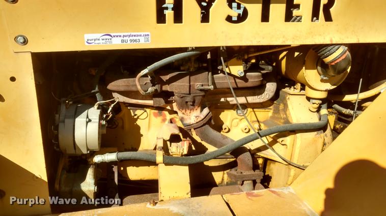 image for item BU9963 Hyster C530A pneumatic roller