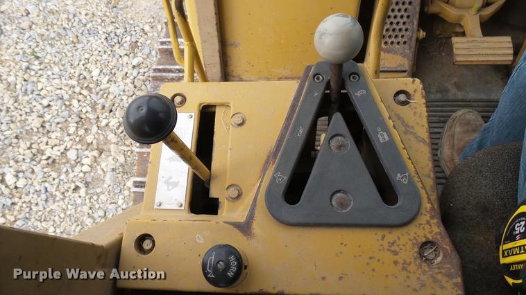 image for item CB9590 1990 Caterpillar 953B track loader