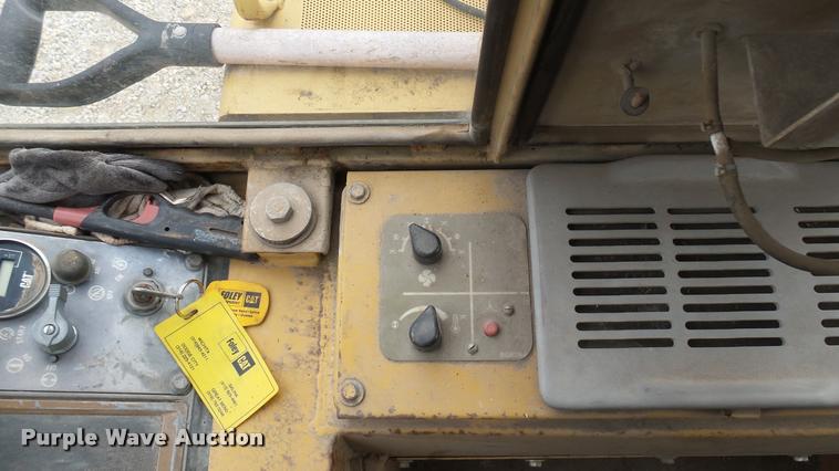 image for item CB9590 1990 Caterpillar 953B track loader