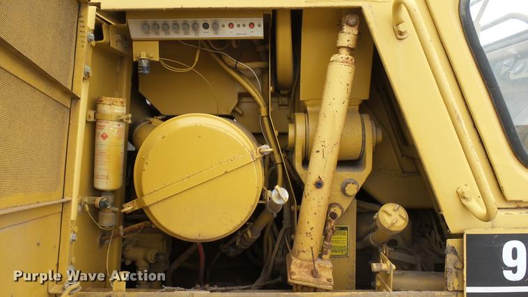 image for item CB9590 1990 Caterpillar 953B track loader