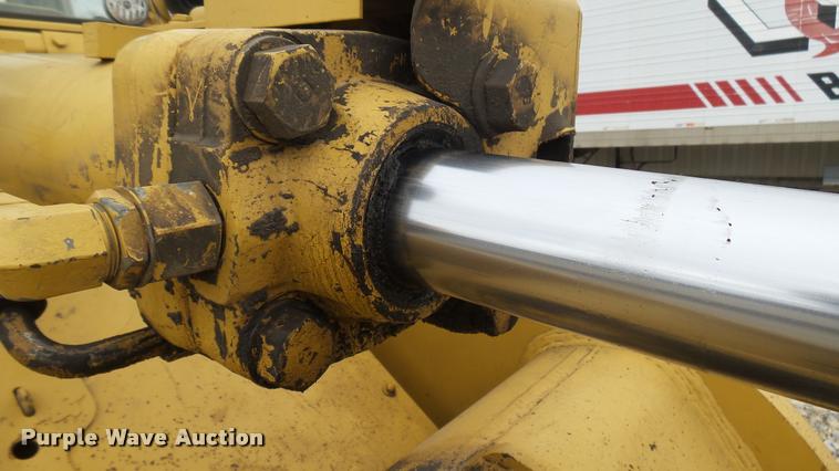 image for item CB9590 1990 Caterpillar 953B track loader