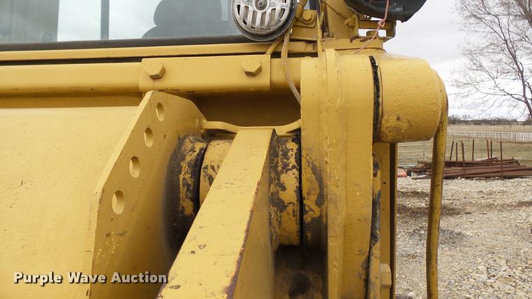 image for item CB9590 1990 Caterpillar 953B track loader