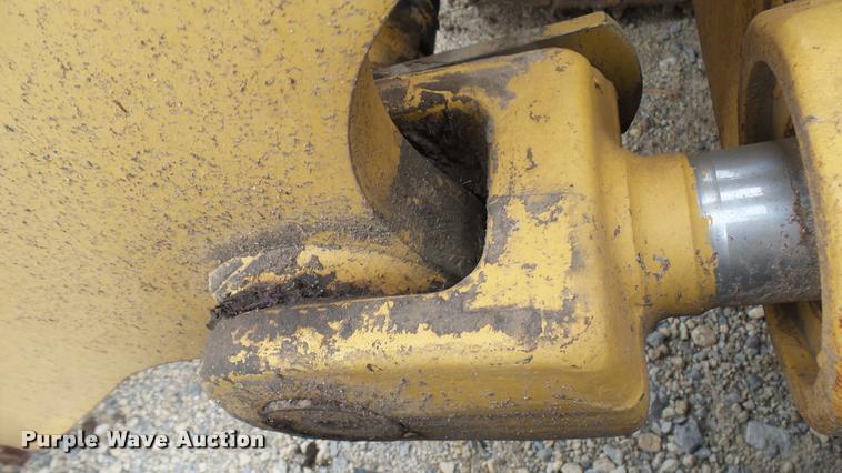image for item CB9590 1990 Caterpillar 953B track loader