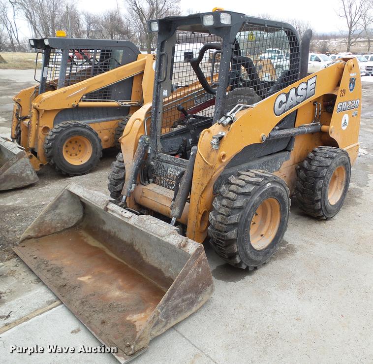 image for item CB9850 2014 Case SR220 skid steer