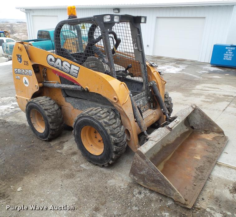 image for item CB9850 2014 Case SR220 skid steer