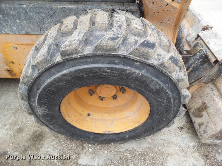 image for item CB9850 2014 Case SR220 skid steer