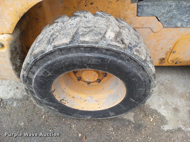 image for item CB9850 2014 Case SR220 skid steer