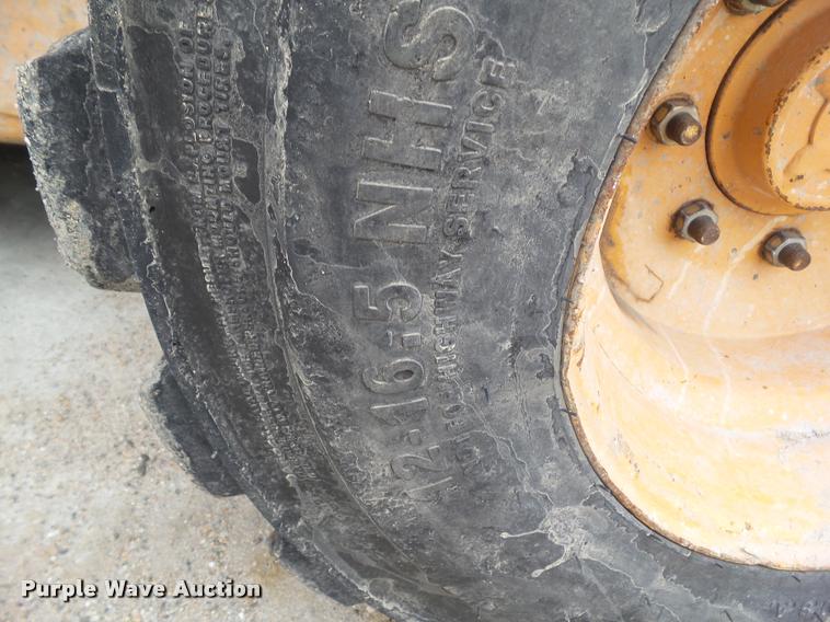 image for item CB9850 2014 Case SR220 skid steer