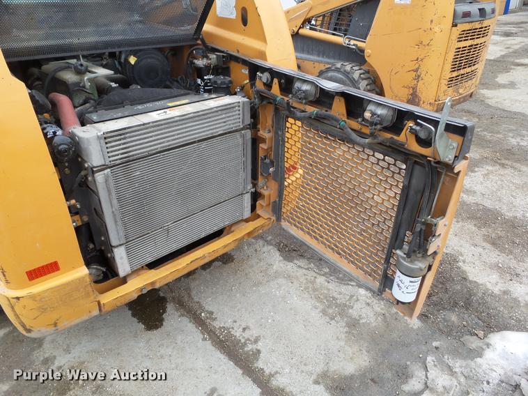image for item CB9850 2014 Case SR220 skid steer
