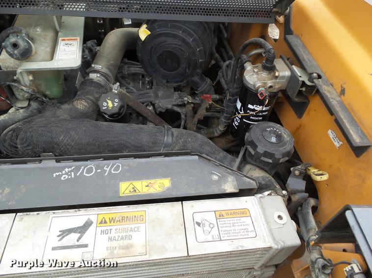 image for item CB9850 2014 Case SR220 skid steer