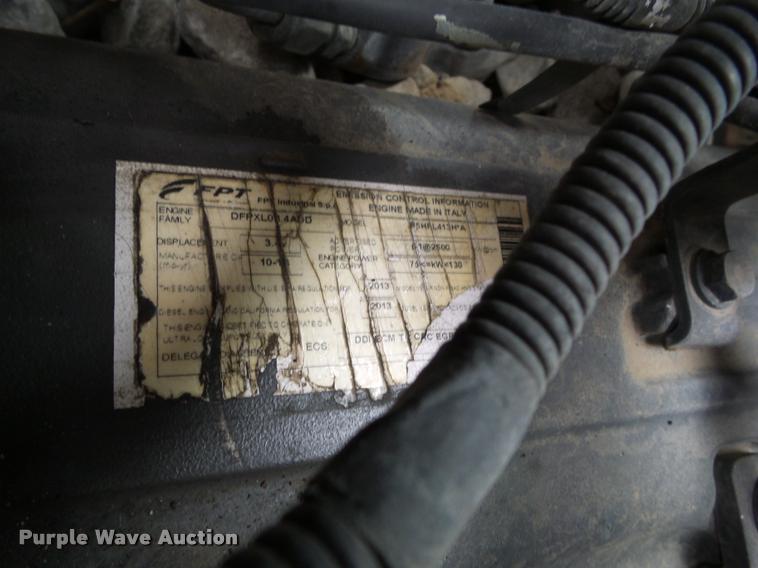 image for item CB9850 2014 Case SR220 skid steer