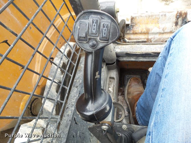 image for item CB9850 2014 Case SR220 skid steer