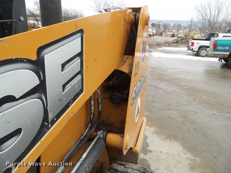 image for item CB9850 2014 Case SR220 skid steer
