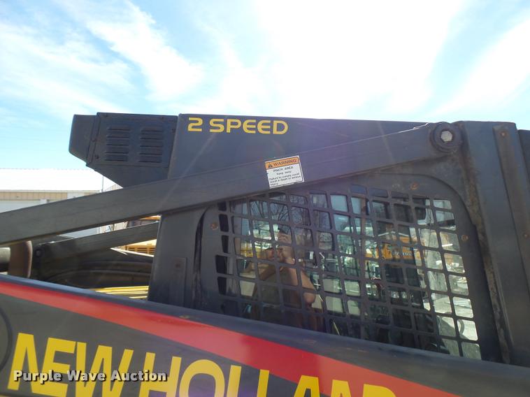 image for item CC9086 2005 New Holland LT190B skid steer