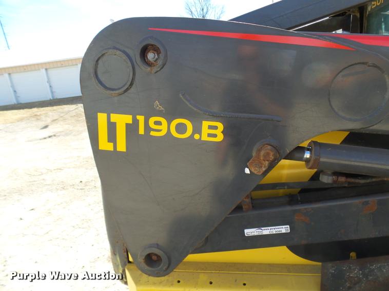 image for item CC9086 2005 New Holland LT190B skid steer