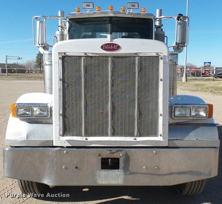 image for item DA0408 2007 Peterbilt 379 semi truck
