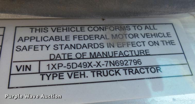 image for item DA0408 2007 Peterbilt 379 semi truck