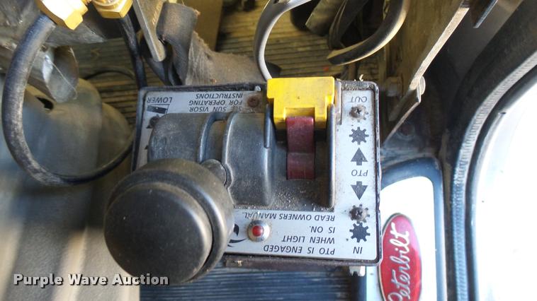 image for item DA0408 2007 Peterbilt 379 semi truck