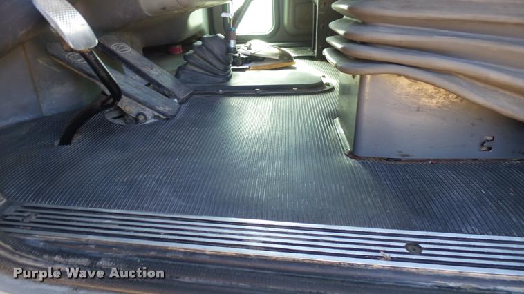 image for item DA0408 2007 Peterbilt 379 semi truck