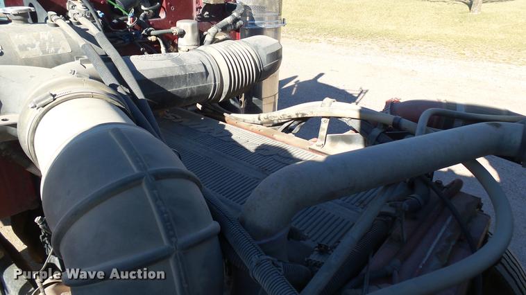 image for item DA0408 2007 Peterbilt 379 semi truck