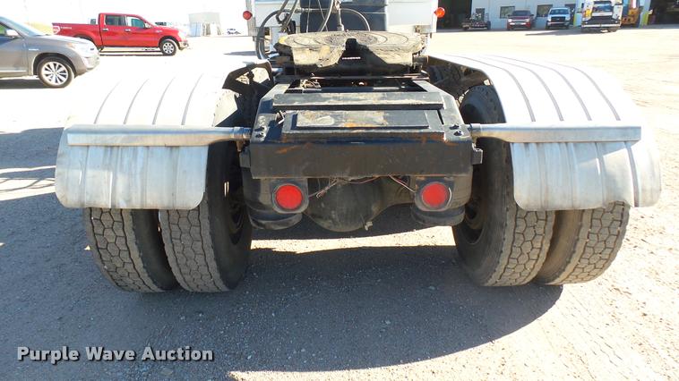 image for item DA0408 2007 Peterbilt 379 semi truck