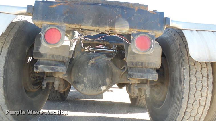 image for item DA0408 2007 Peterbilt 379 semi truck