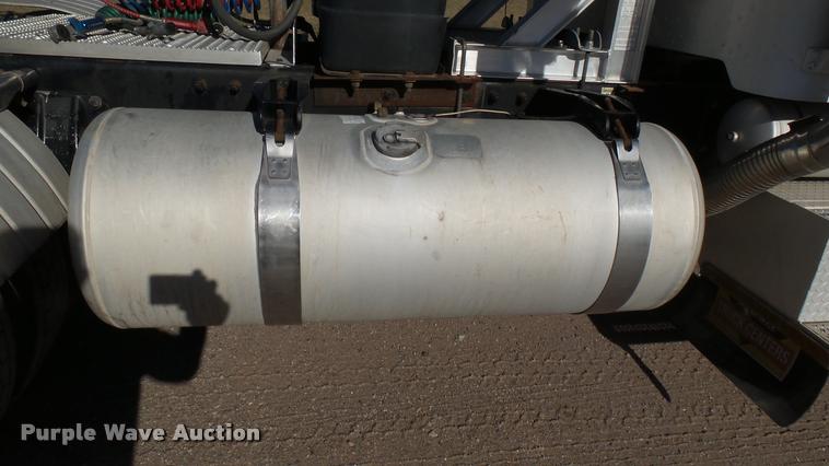 image for item DA0408 2007 Peterbilt 379 semi truck